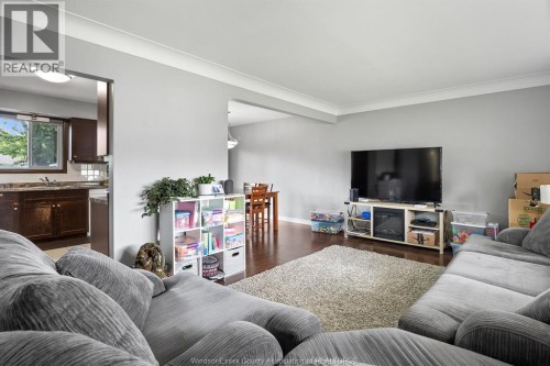 399 ST. PETER STREET , Lakeshore, Ontario N8L 0N3 4