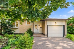 5 LANSFIELD WAY Ottawa, ON K2G 3V7