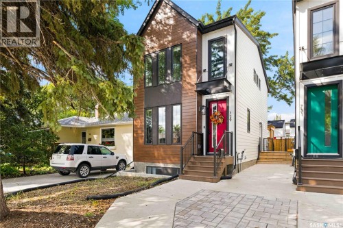 729 1St Street E, Saskatoon, SK 