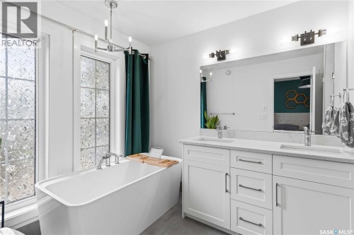 729 1St Street E, Saskatoon, SK 