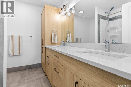 729 1St Street E, Saskatoon, SK 