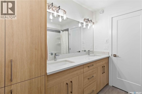 729 1St Street E, Saskatoon, SK 