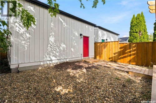 729 1St Street E, Saskatoon, SK 