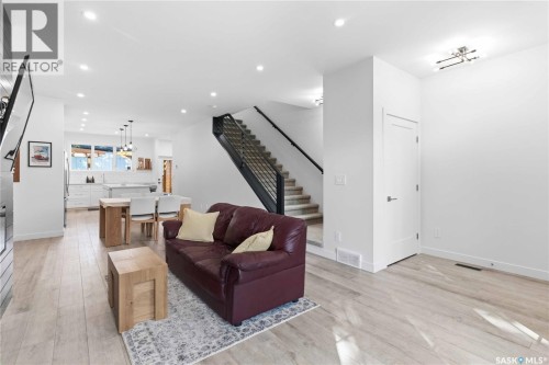 729 1St Street E, Saskatoon, SK 