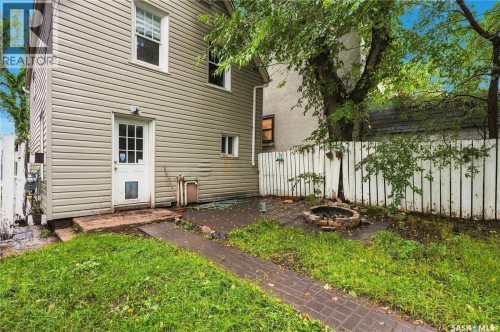 320 J Avenue N, Saskatoon, SK 