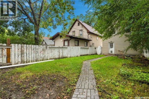 320 J Avenue N, Saskatoon, SK 