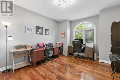26 Bridle Path, Puslinch, ON 