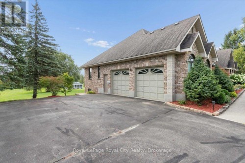 26 Bridle Path, Puslinch, ON 