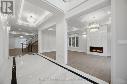 461 SANDLEWOOD ROAD N , Oakville, Ontario L6L 3S3 5