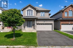 207 DAVE SMITH CRESCENT  Ottawa, ON K4M 0B7