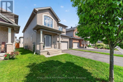 207 Dave Smith Crescent, Ottawa, ON 
