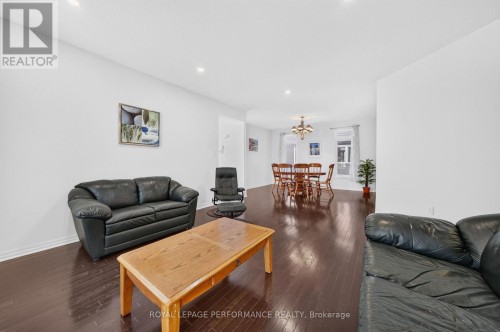 207 Dave Smith Crescent, Ottawa, ON 