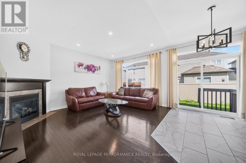 207 Dave Smith Crescent, Ottawa, ON 