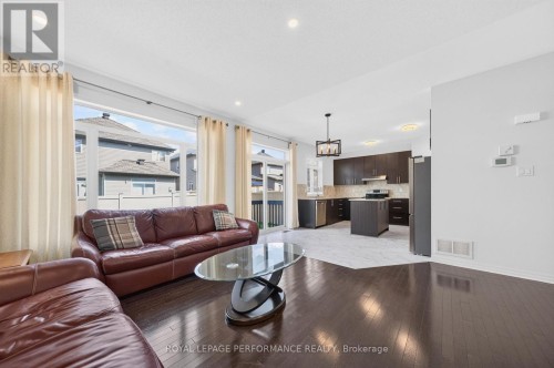 207 Dave Smith Crescent, Ottawa, ON 