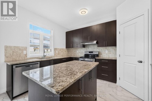 207 Dave Smith Crescent, Ottawa, ON 