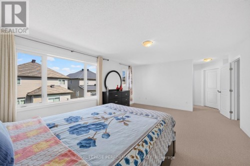 207 Dave Smith Crescent, Ottawa, ON 