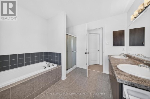 207 Dave Smith Crescent, Ottawa, ON 