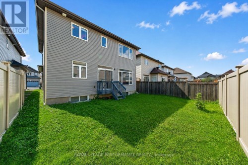 207 Dave Smith Crescent, Ottawa, ON 