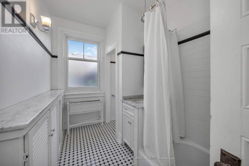 35 Wilton Crescent, Ottawa, ON 