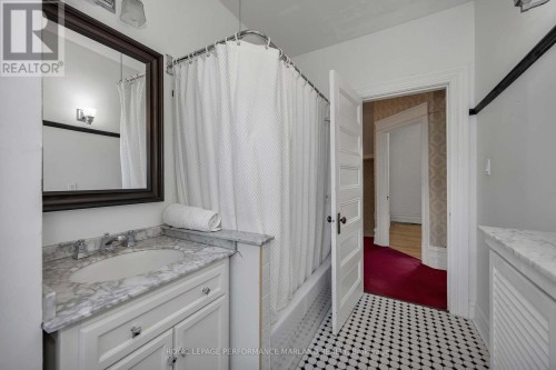 35 Wilton Crescent, Ottawa, ON 