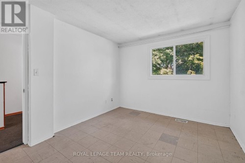 909 Greenbriar Avenue, Ottawa, ON 