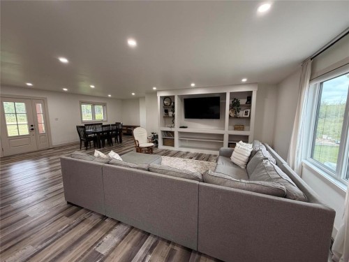 26 Appleton Drive, St Malo, MB 