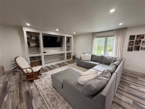 26 Appleton Drive, St Malo, MB 