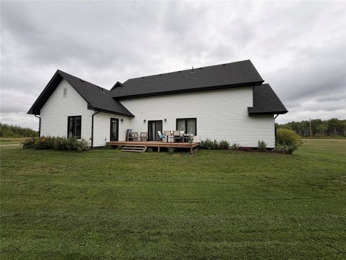 26 Appleton Drive, St Malo, MB 