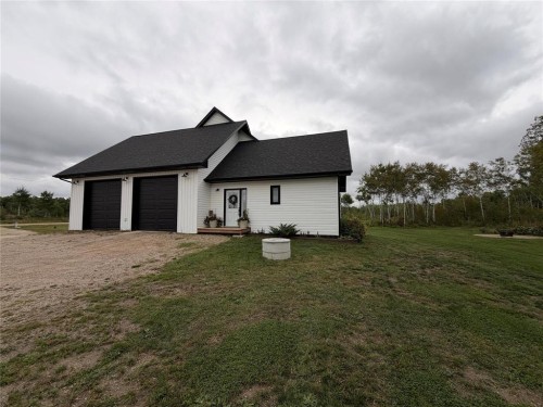 26 Appleton Drive, St Malo, MB 