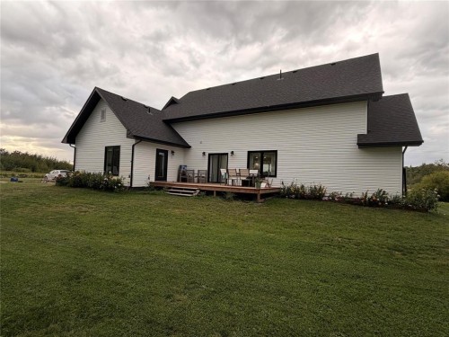 26 Appleton Drive, St Malo, MB 