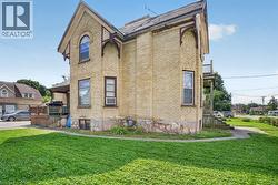 569 Frederick St - 