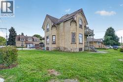 569 Frederick St - 