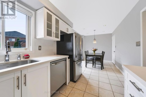 5856 Blue Spruce Avenue, Burlington, ON 