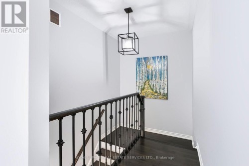 5856 Blue Spruce Avenue, Burlington, ON 