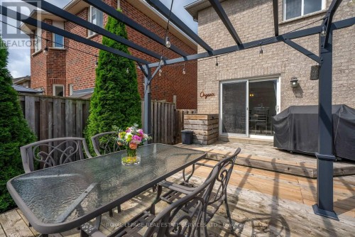 5856 Blue Spruce Avenue, Burlington, ON 