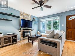 76 LABURNHAM AVENUE Toronto, ON M8W 1S8