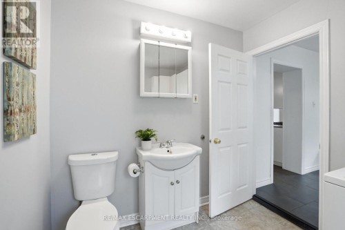 230 Beach Boulevard, Hamilton, ON 