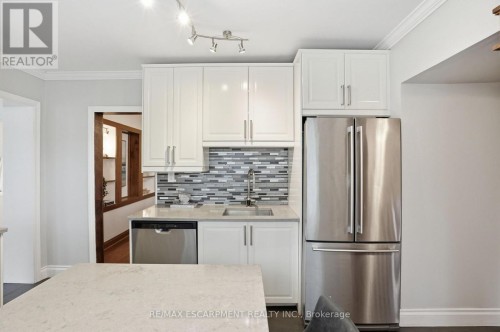 230 Beach Boulevard, Hamilton, ON 