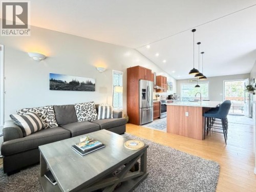 71 Topaz Crescent, Whitehorse, YT 
