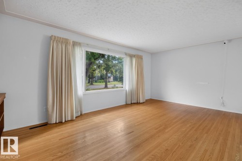 12424 77 St Nw, Edmonton, AB 