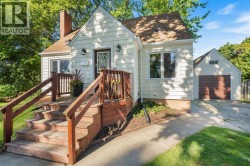1427 EGMOND DRIVE Sarnia, ON N7V 3H3