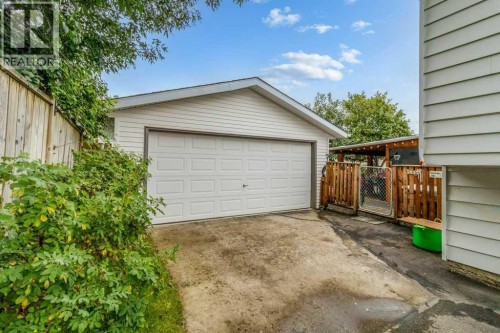 46 Meadowview Close, Sylvan Lake, AB 