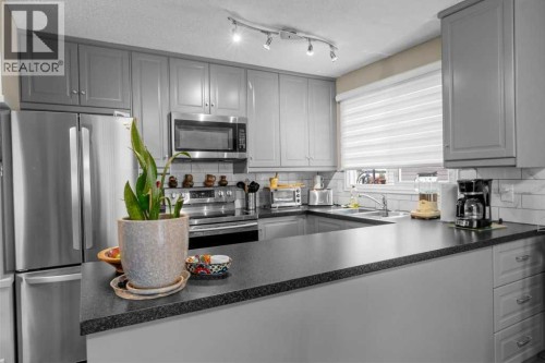 46 Meadowview Close, Sylvan Lake, AB 