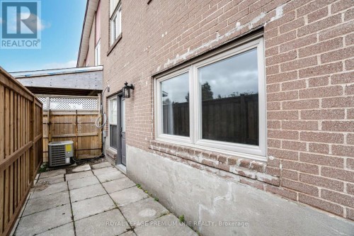 49 GULFSTREAM ROAD E , Toronto, Ontario M9M 1S4 4