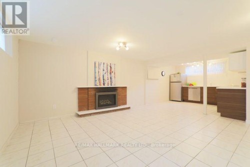 LOWER - 45 LANDFAIR CRESCENT , Toronto, Ontario M1J 3A6 2