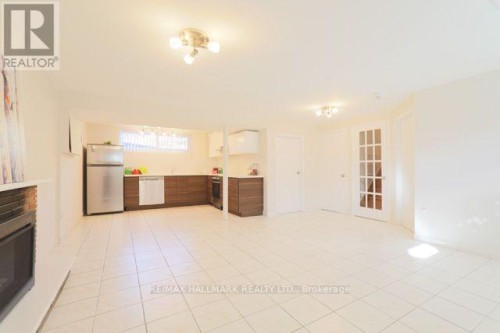 LOWER - 45 LANDFAIR CRESCENT , Toronto, Ontario M1J 3A6 3