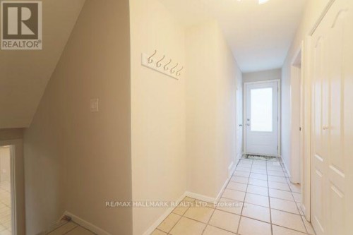 LOWER - 45 LANDFAIR CRESCENT , Toronto, Ontario M1J 3A6 5