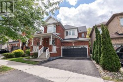 107 HORSEDREAMER LANE Whitchurch-Stouffville, ON L4A 0K8