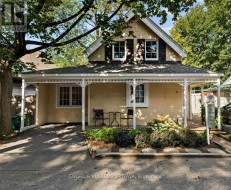 4 AVON LANE  Ottawa, ON K1M 1T9