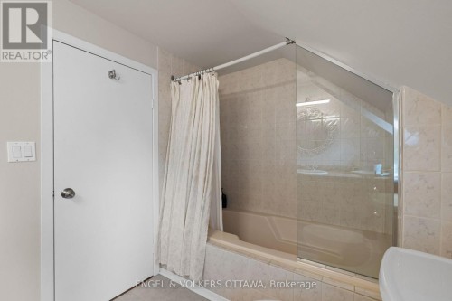 4 Avon Lane, Ottawa, ON 